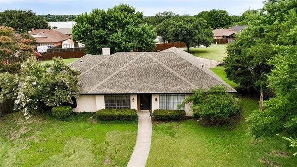 $2,395 | 6809 Fawn Valley Place, Rowlett, TX 75089