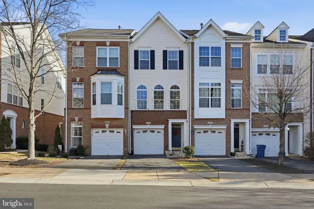 $2,850 | 20390 Bass Rocks Terrace, Ashburn, VA 20147