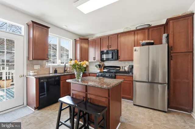 $2,850 | 20390 Bass Rocks Terrace, Ashburn, VA 20147