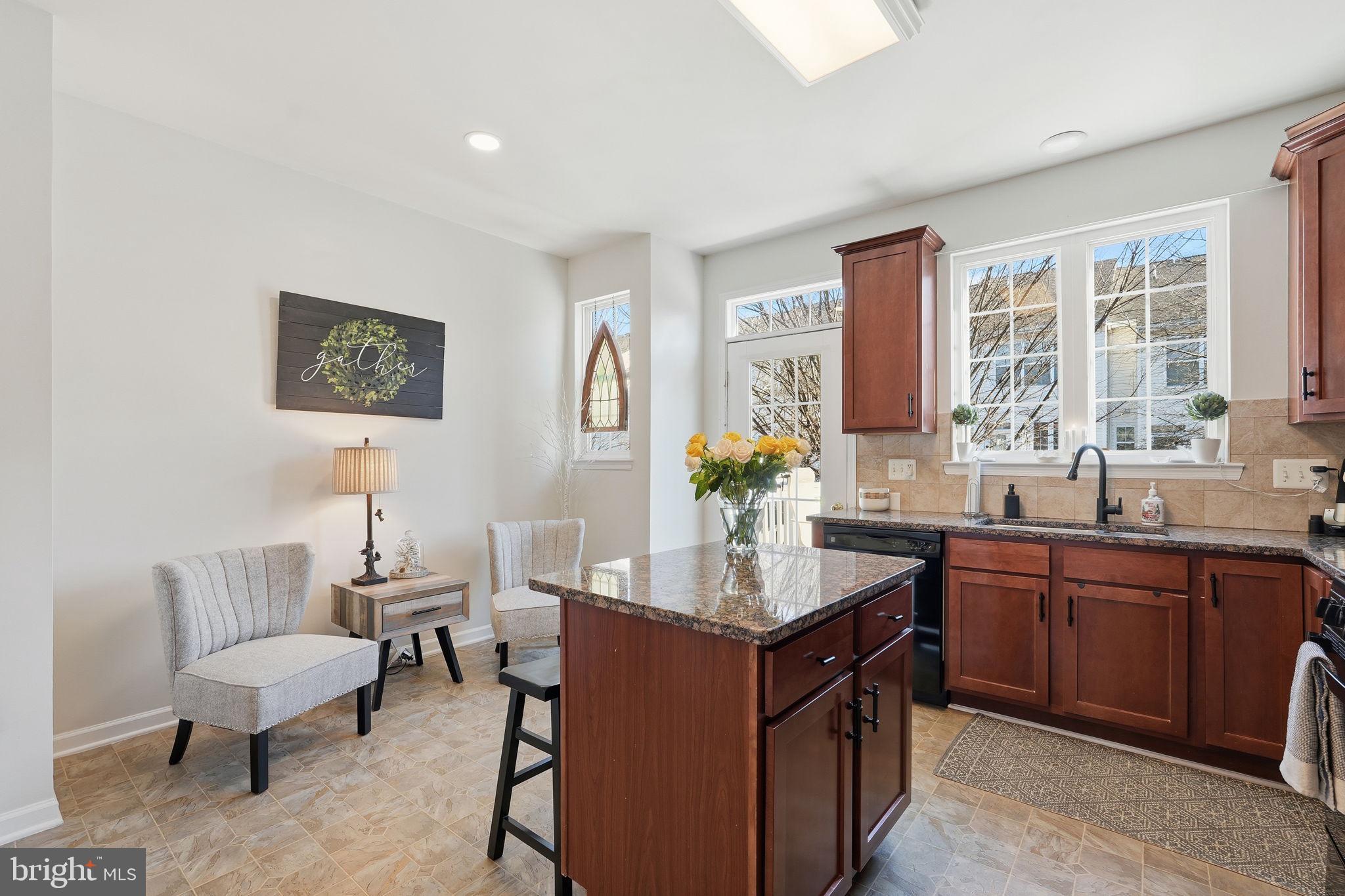 20390 Bass Rocks Terrace Ashburn, VA 20147 - Photo 3 of 24