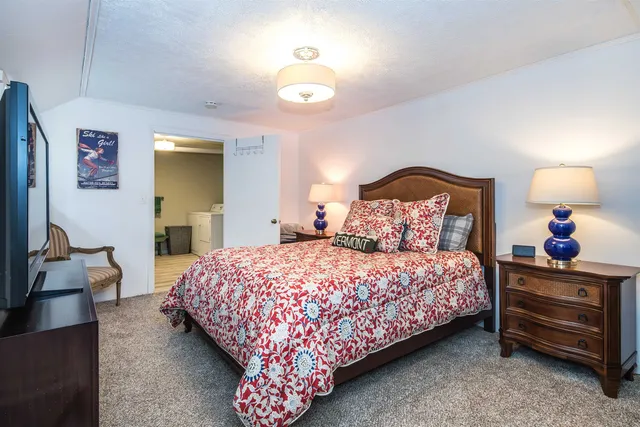 $739,000 | 183 Vacation Lodge Road, Londonderry, VT 05148