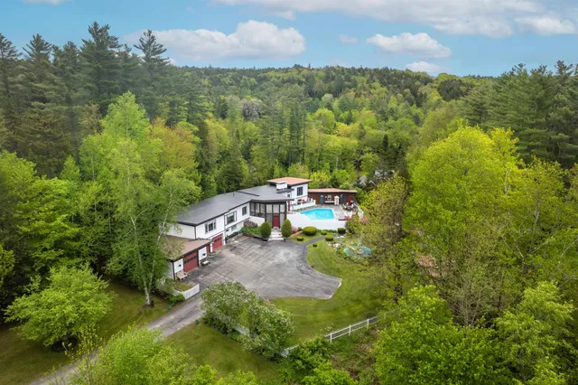 $739,000 | 183 Vacation Lodge Road, Londonderry, VT 05148