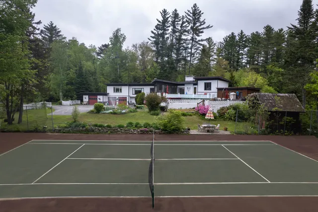 $739,000 | 183 Vacation Lodge Road, Londonderry, VT 05148