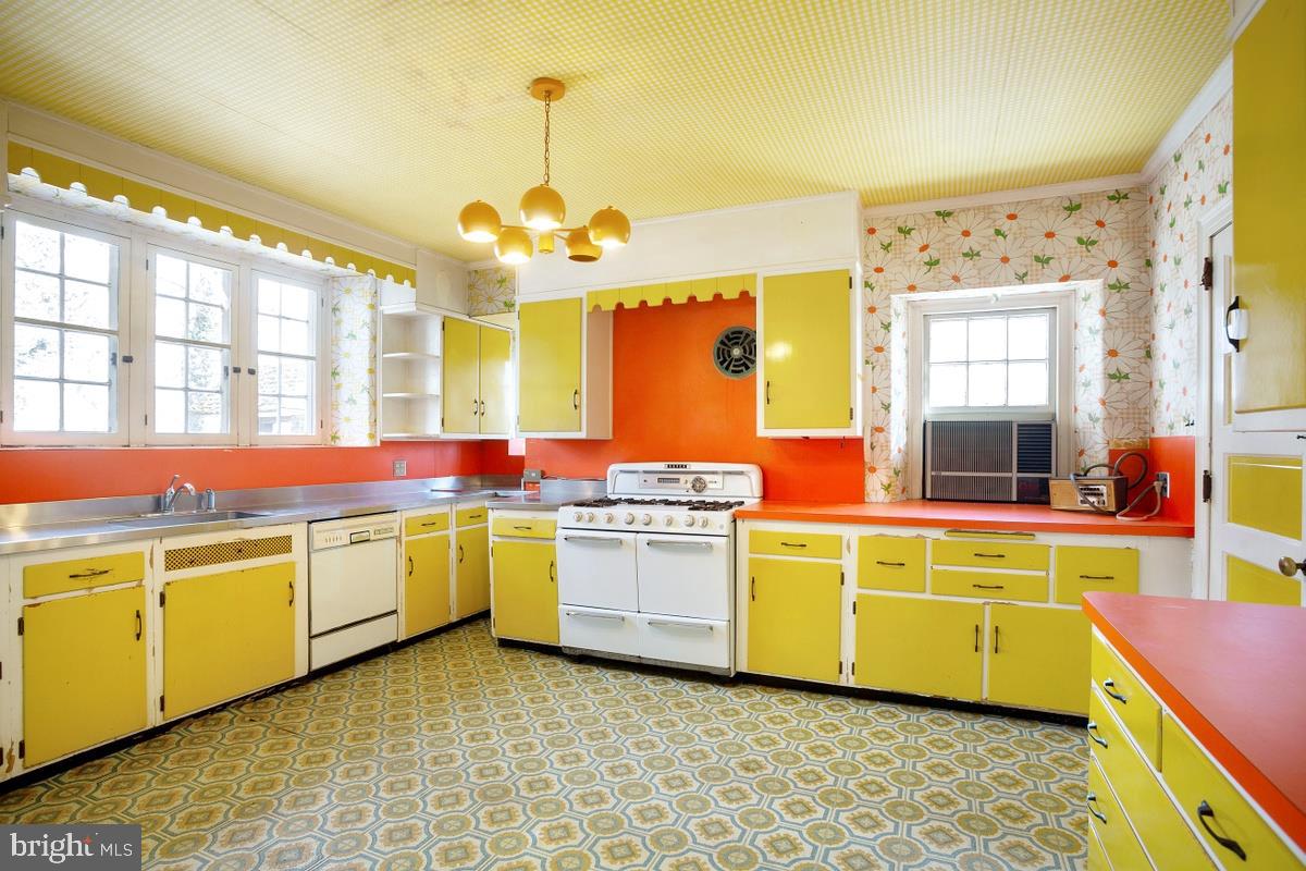 1209 Rydal Road Jenkintown, PA 19046 - Photo 11 of 37