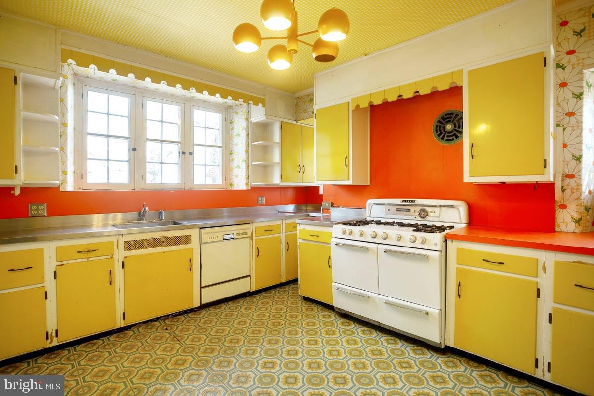 1209 Rydal Road Jenkintown, PA 19046 - Photo 12 of 37