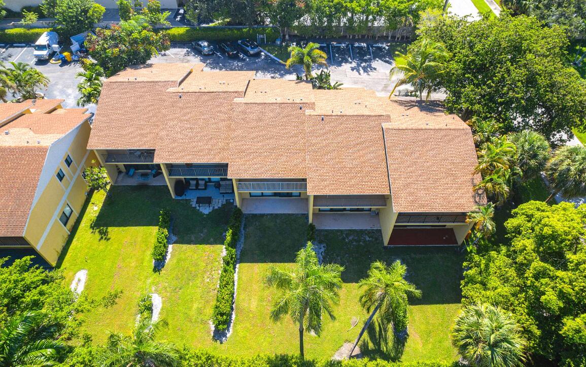 663 Dover Street, Unit 10 Boca Raton, FL 33487 - Photo 2 of 5 660-1