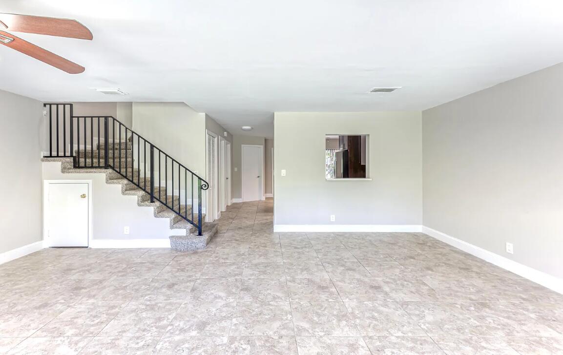 663 Dover Street, Unit 10 Boca Raton, FL 33487 - Photo 5 of 5 660-4