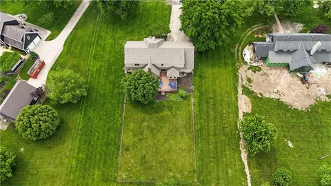 $900,000 | 11260 West 155th Terrace, Overland Park, KS 66221