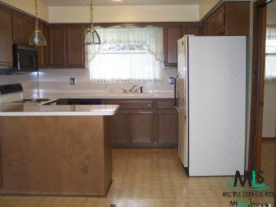 37014 Kelly Road Clinton Township, MI 48036 - Photo 5 of 9 663076-4.JPG
