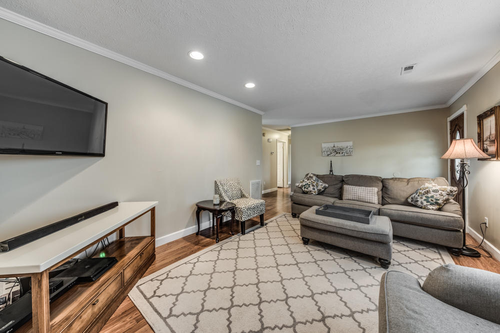 7301 Clarendon Road Powell, TN 37849 - Photo 6 of 24 7301 Clarendon Rd-6