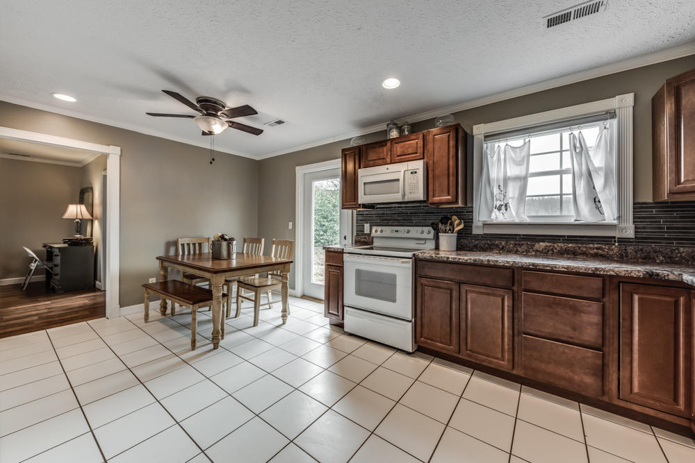 7301 Clarendon Road Powell, TN 37849 - Photo 7 of 24 7301 Clarendon Rd-11