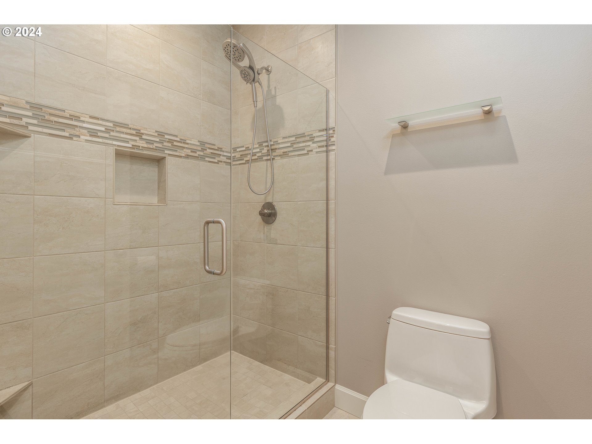 2714 Northeast 167th Circle Ridgefield, WA 98642 - Photo 20 of 35 a bathroom with a shower