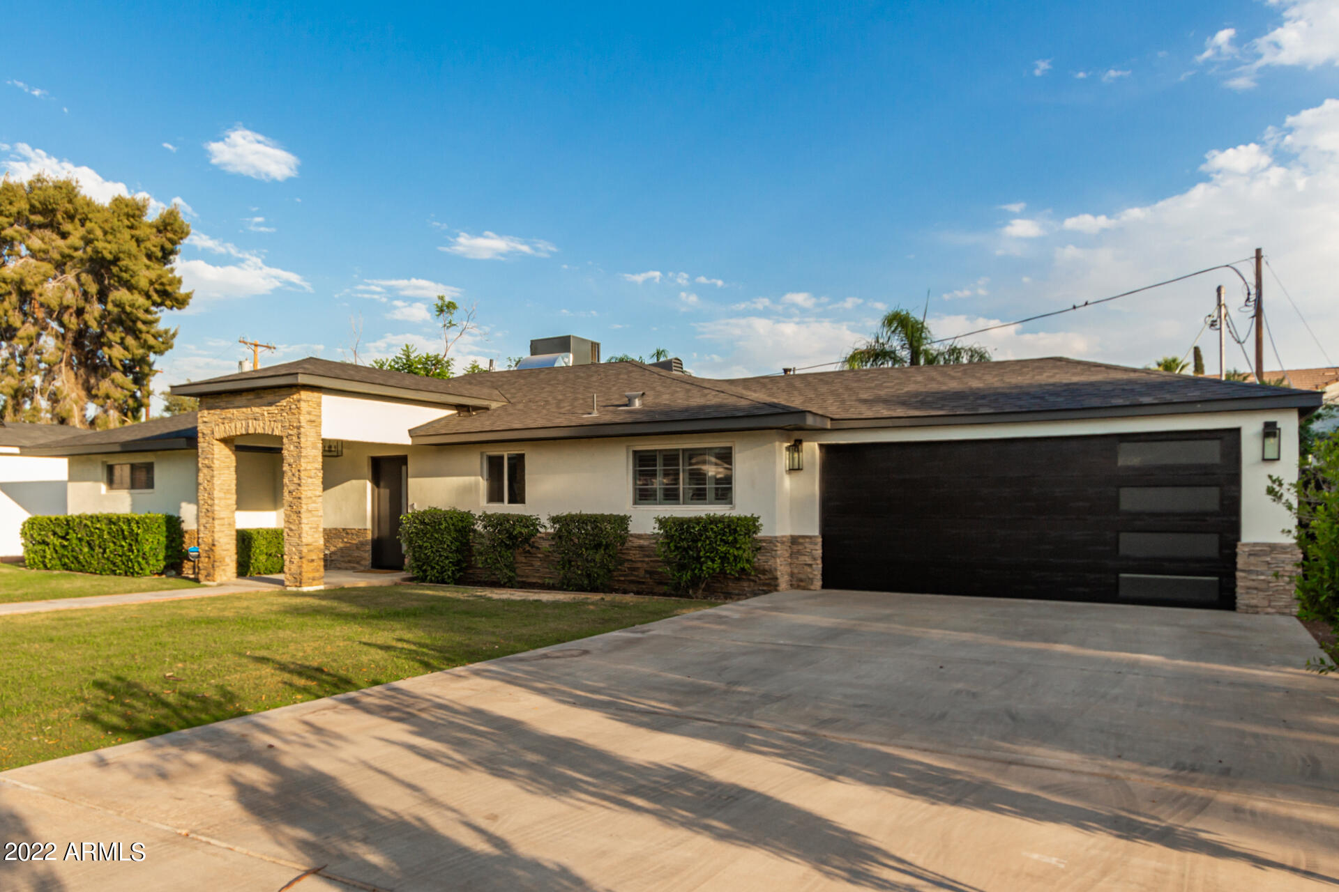 3207 East Colter Street Phoenix, AZ 85018 - Photo 3 of 34 5-Colter