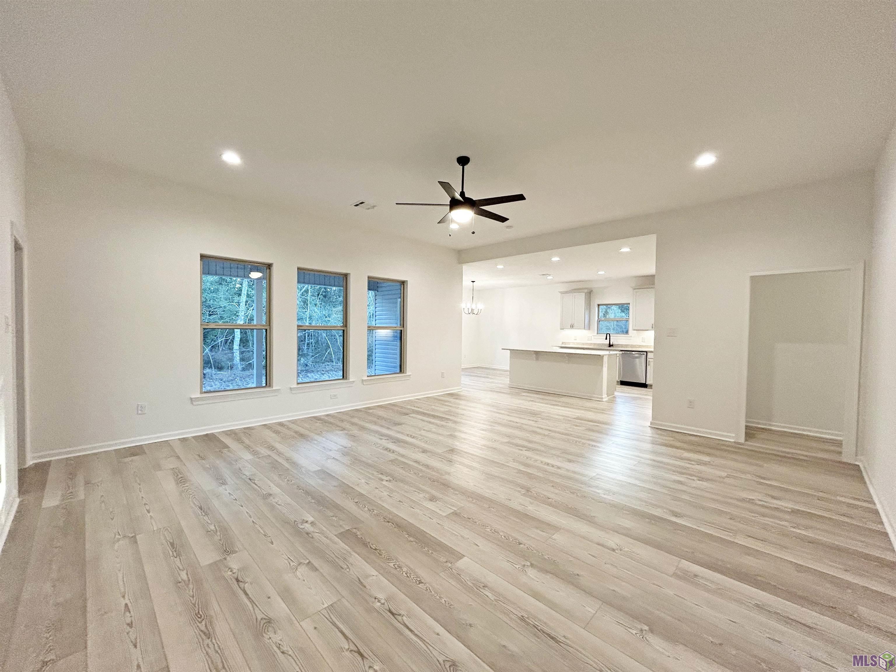 39698 Axis Avenue Ponchatoula, LA 70454 - Photo 2 of 14