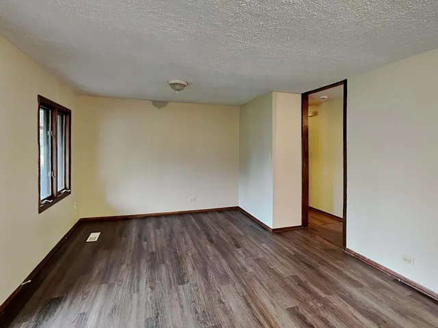 $2,640 | 16400 Sherwood Drive, Orland Park, IL 60462