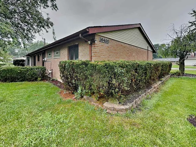 $2,640 | 16400 Sherwood Drive, Orland Park, IL 60462