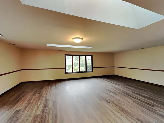 $2,640 | 16400 Sherwood Drive, Orland Park, IL 60462