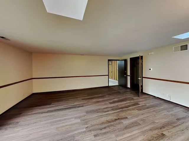 $2,640 | 16400 Sherwood Drive, Orland Park, IL 60462