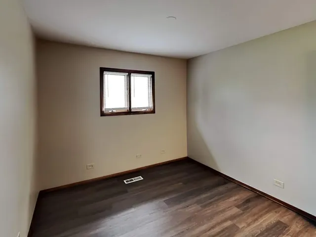 $2,640 | 16400 Sherwood Drive, Orland Park, IL 60462