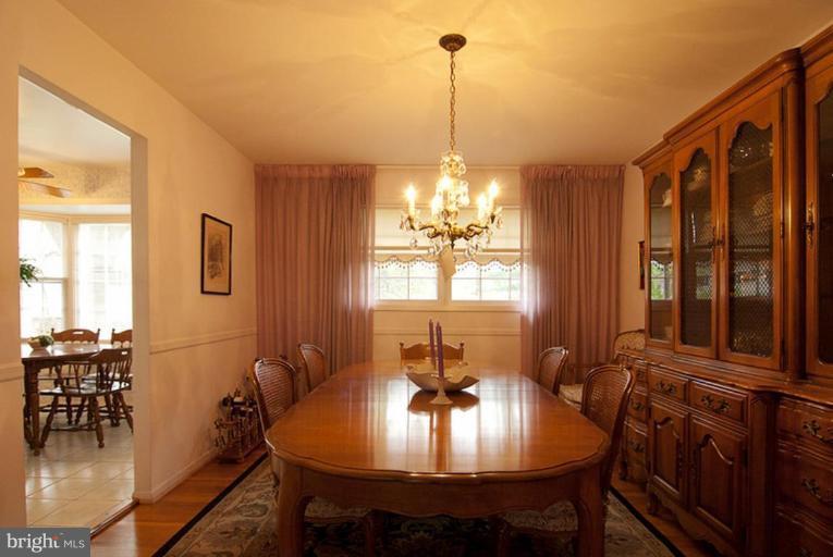 11611 Gainsborough Road Potomac, MD 20854 - Photo 9 of 11 Dining Room