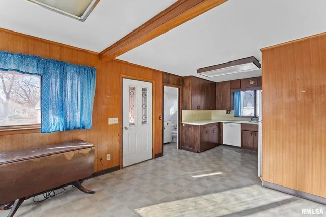 $135,000 | 2709 16th Street, Moline, IL 61265