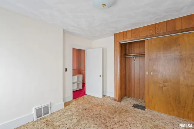 $135,000 | 2709 16th Street, Moline, IL 61265