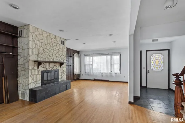 $135,000 | 2709 16th Street, Moline, IL 61265