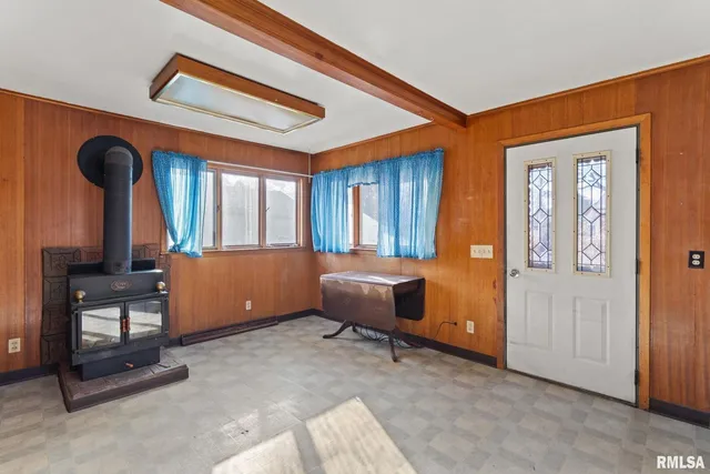 $135,000 | 2709 16th Street, Moline, IL 61265