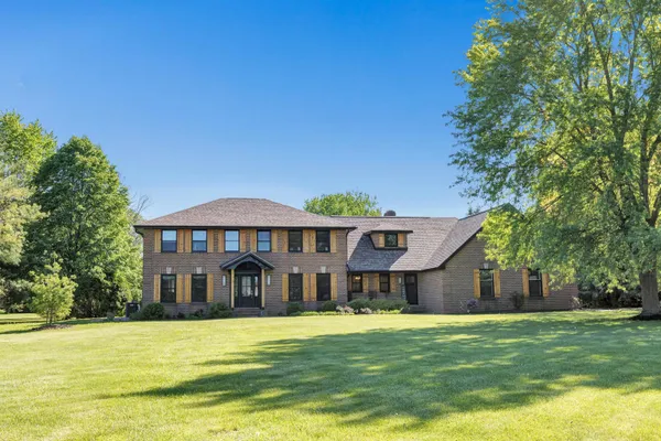 $929,900 | 2004 Ledgeview Road, De Pere, WI 54115