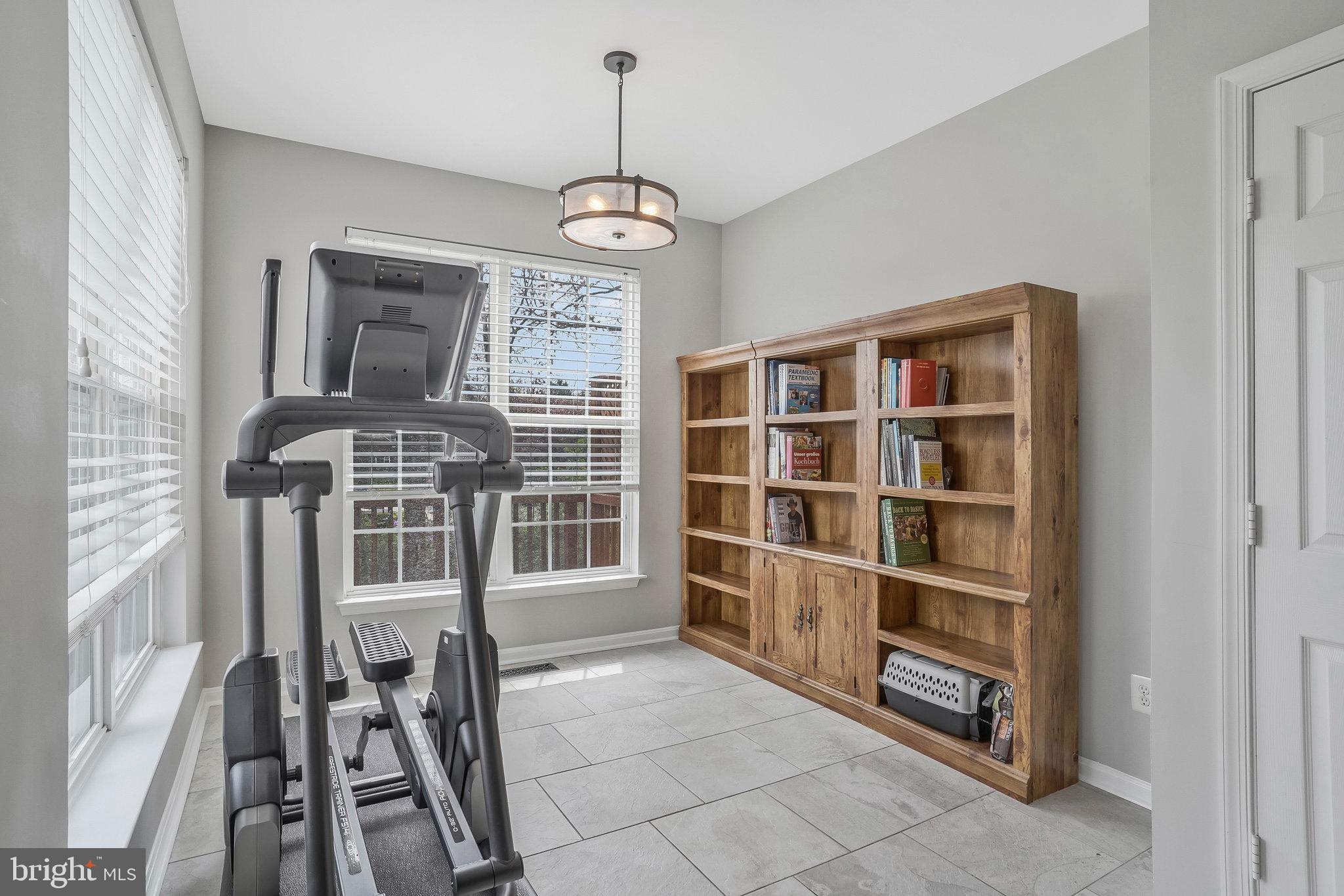 8110 Cerromar Way Gainesville, VA 20155 - Photo 15 of 51 Sunroom off Kitchen