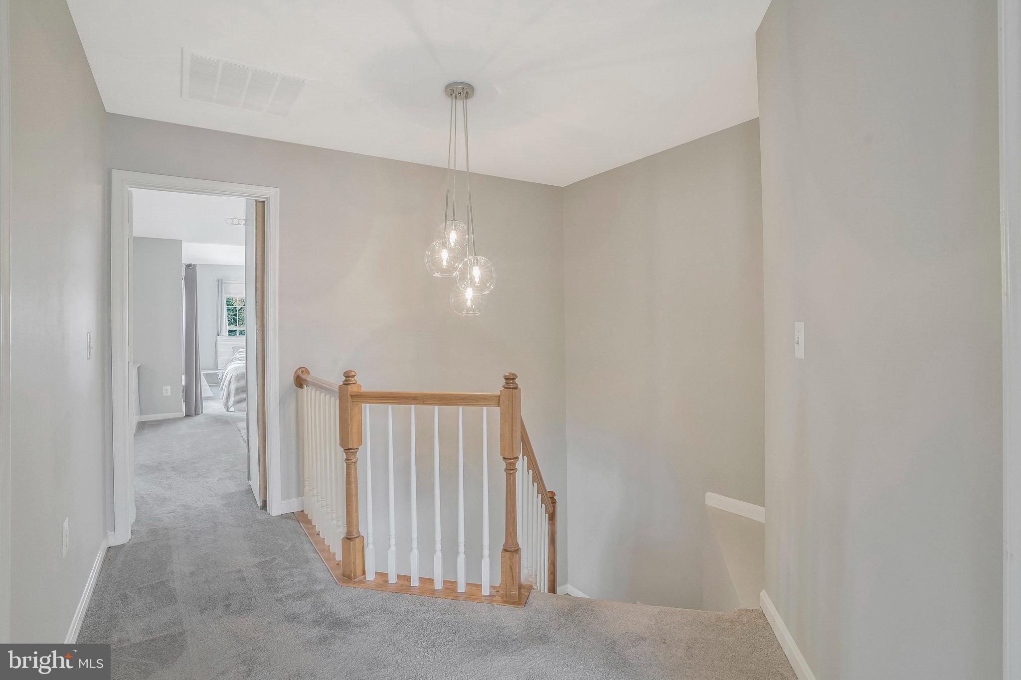 8110 Cerromar Way Gainesville, VA 20155 - Photo 17 of 51 Upper Level