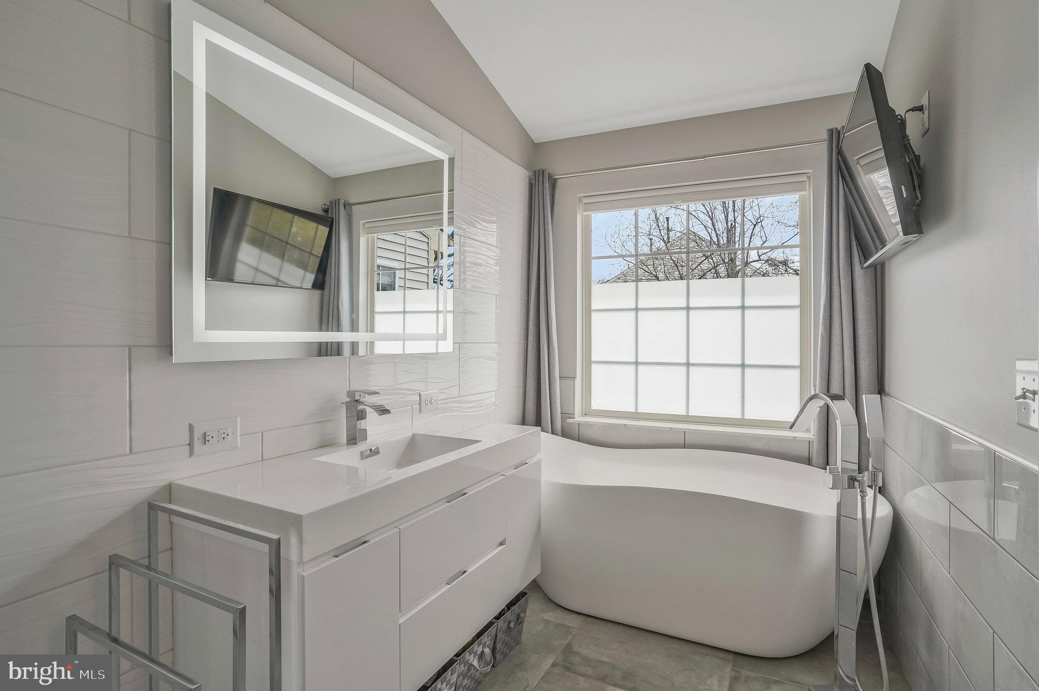 8110 Cerromar Way Gainesville, VA 20155 - Photo 26 of 51 Upgraded En-Suite Bath
