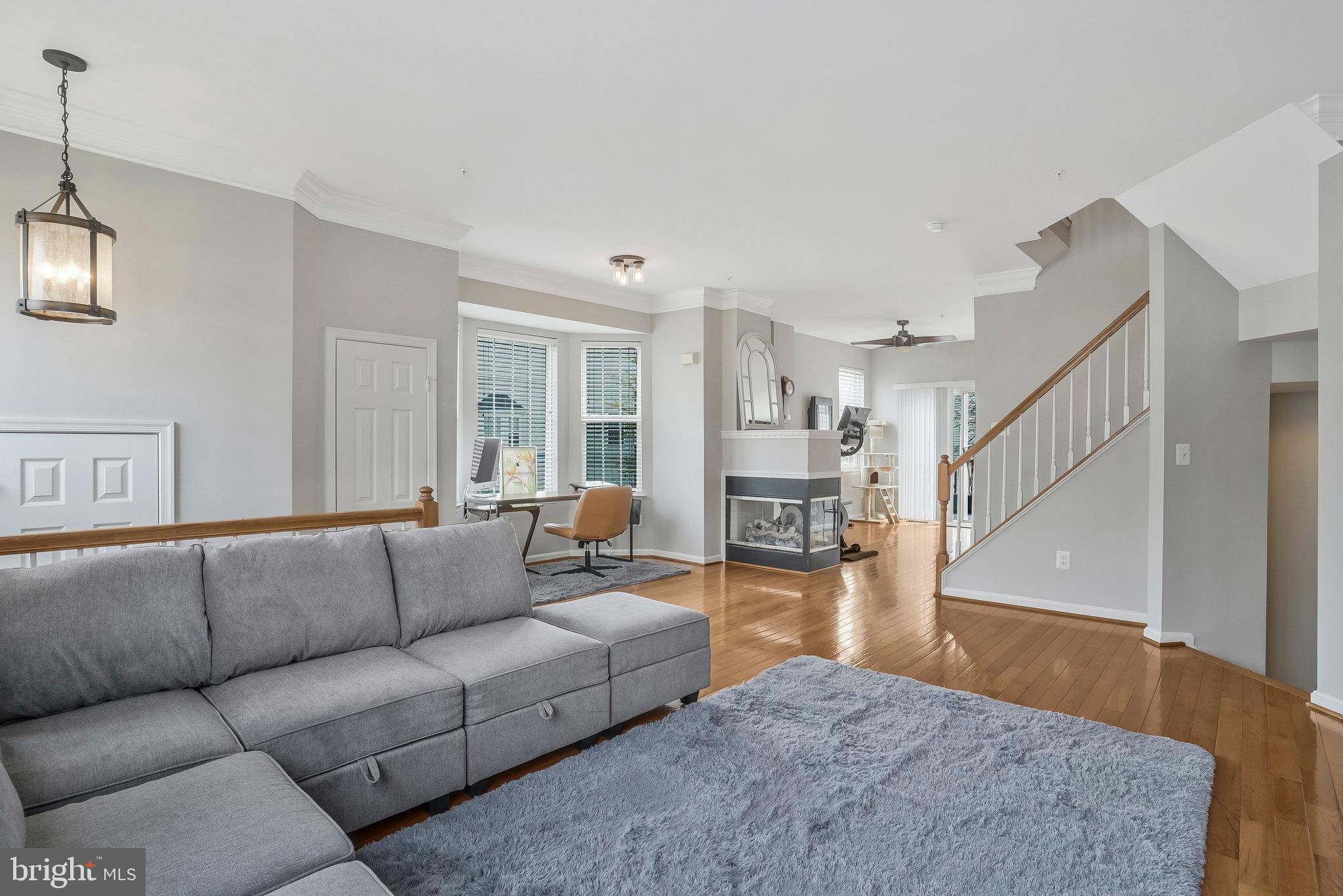 8110 Cerromar Way Gainesville, VA 20155 - Photo 4 of 51 Main Level Living Room