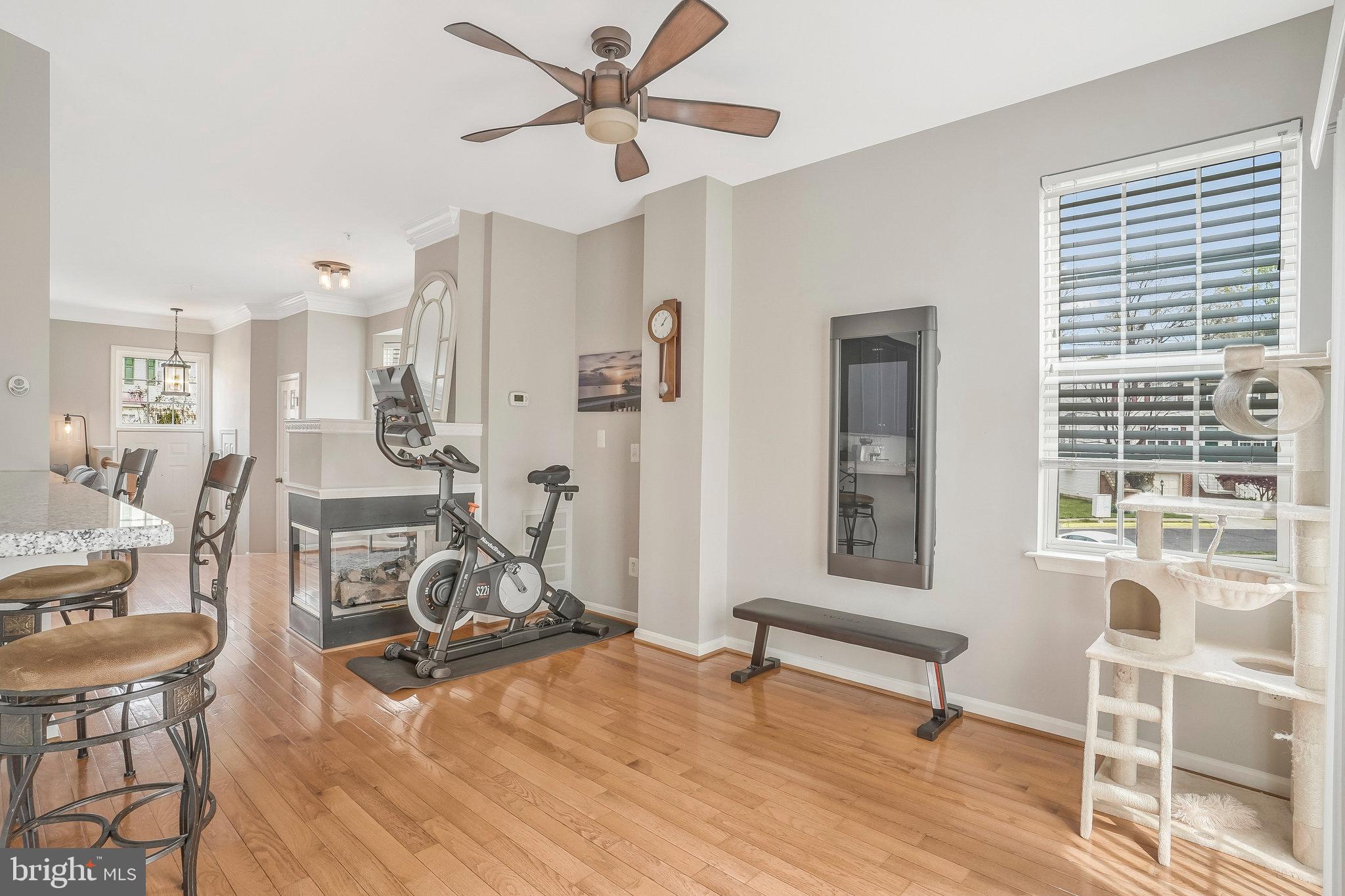 8110 Cerromar Way Gainesville, VA 20155 - Photo 7 of 51 Kitchen Area w/ Table Space