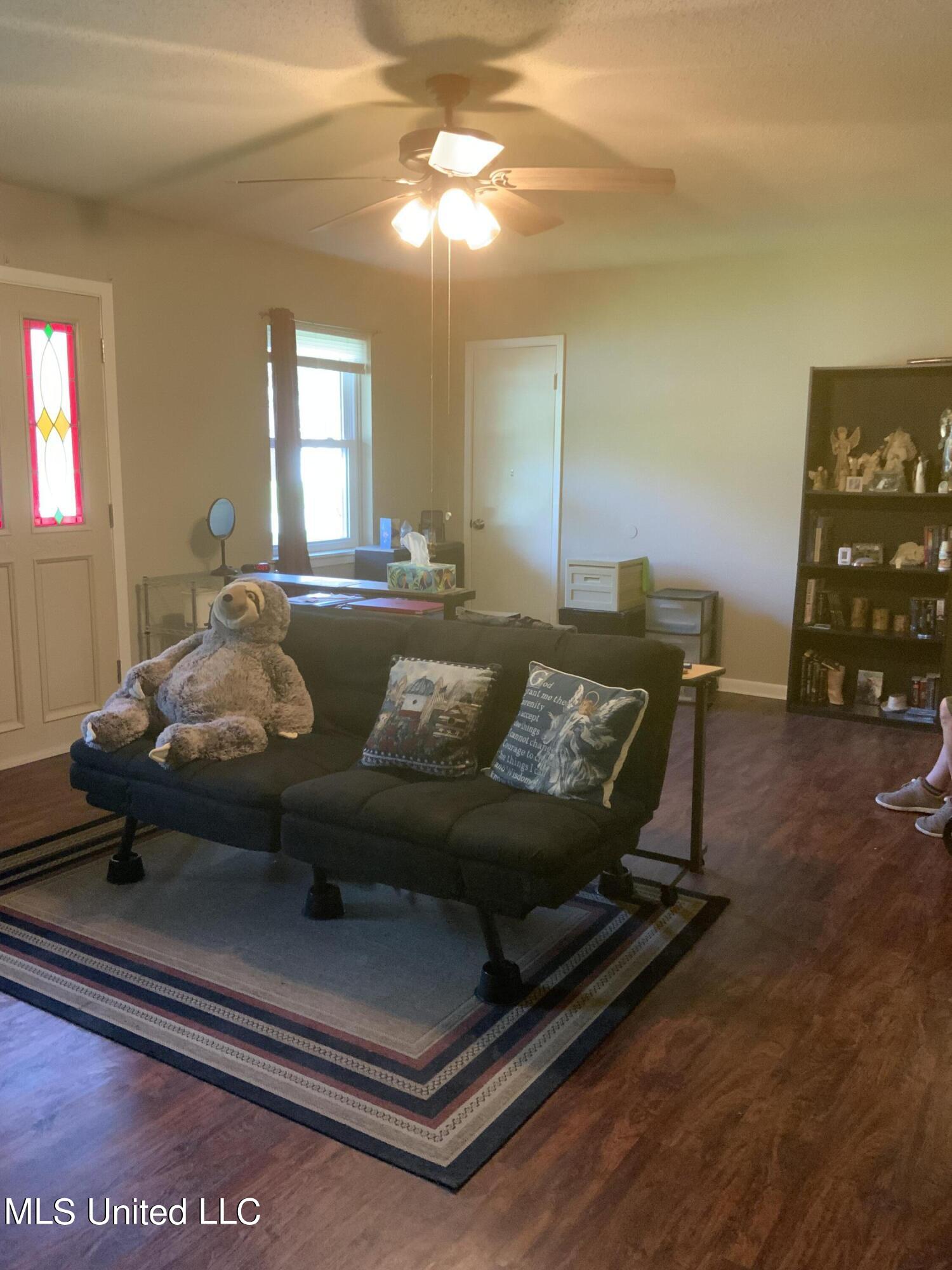 904 Clover Circle Picayune, MS 39466 - Photo 2 of 15 IMG_0717