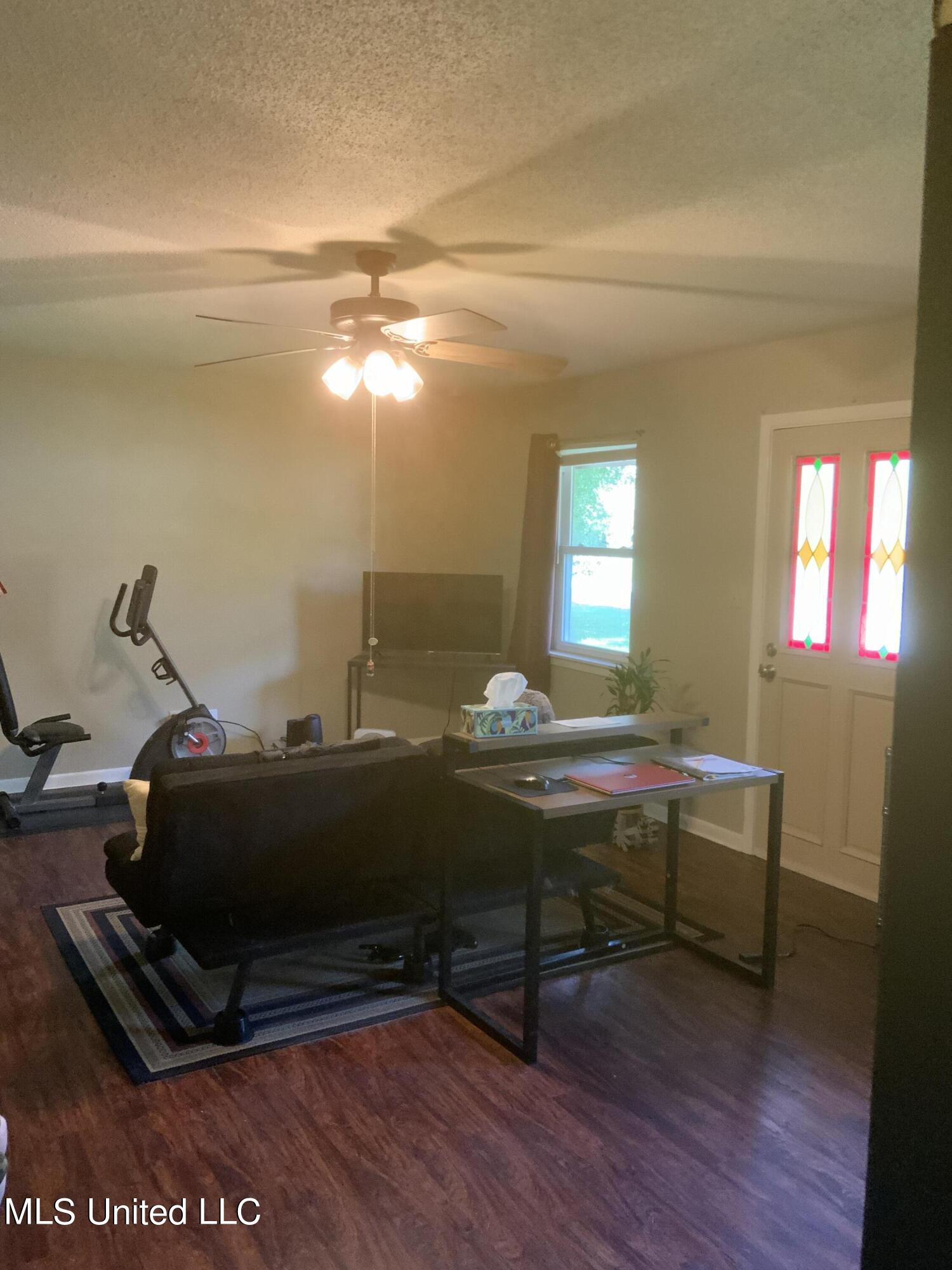 904 Clover Circle Picayune, MS 39466 - Photo 3 of 15 IMG_0719