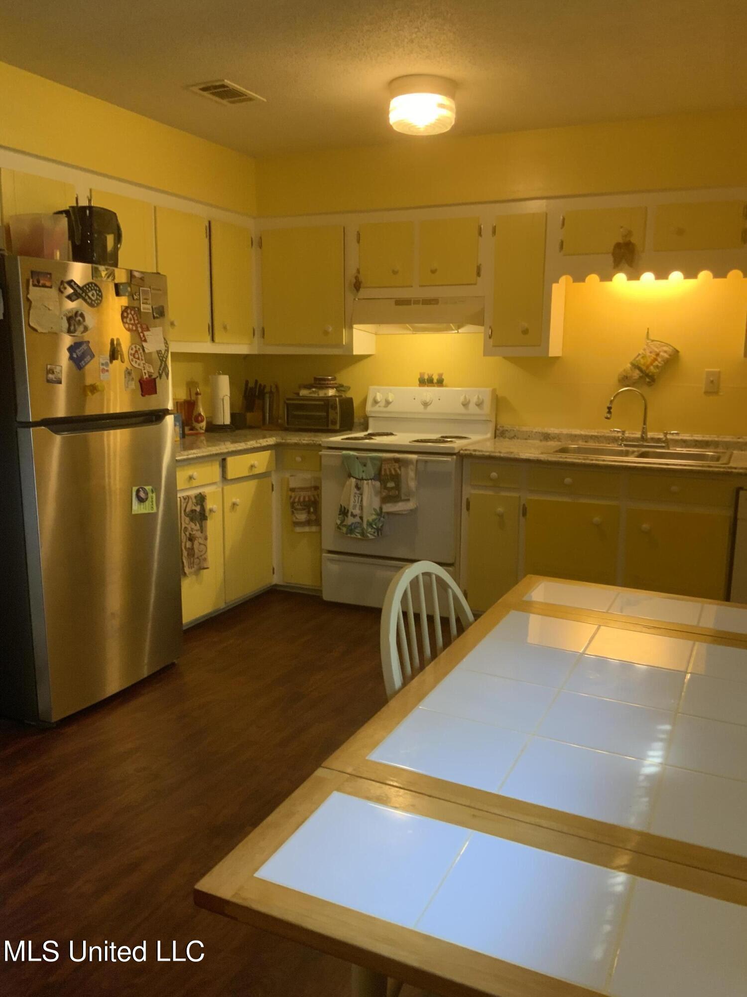 904 Clover Circle Picayune, MS 39466 - Photo 5 of 15 IMG_0712