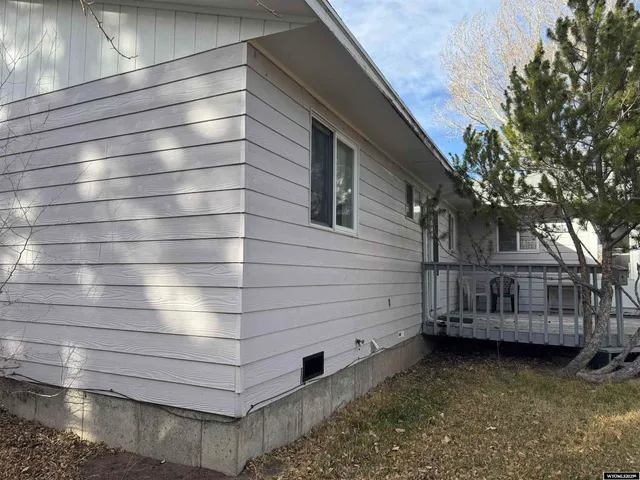 $324,900 | 227 Alder Street, Mountain View, WY 82939