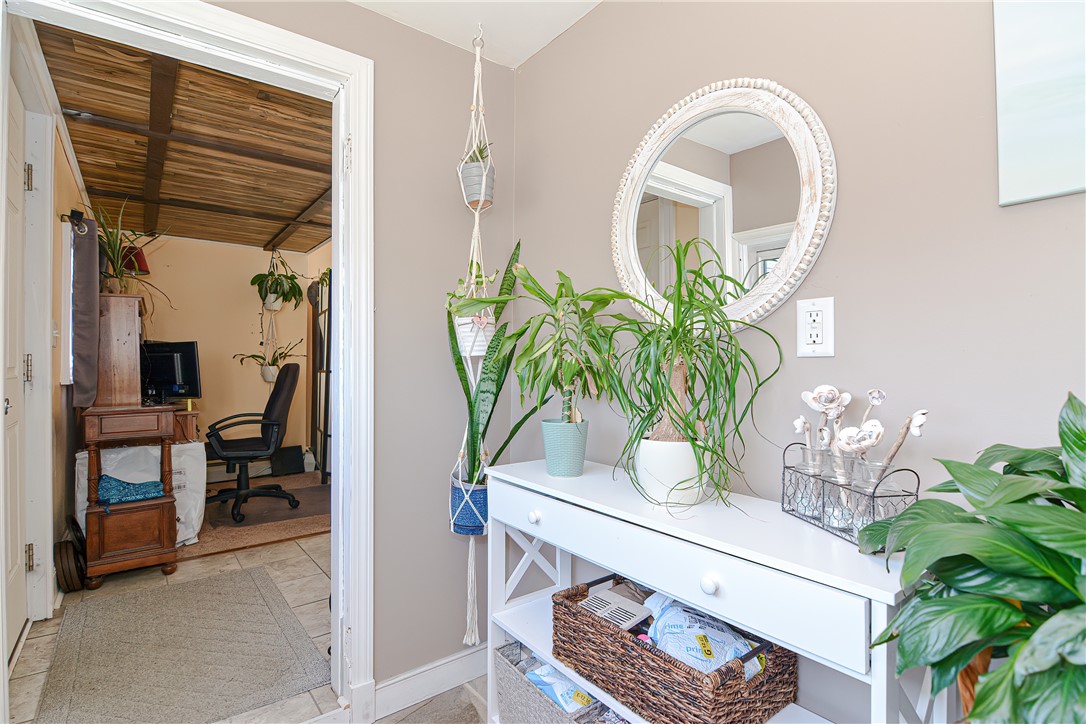 68 Read Avenue Coventry, RI 02816 - Photo 3 of 28