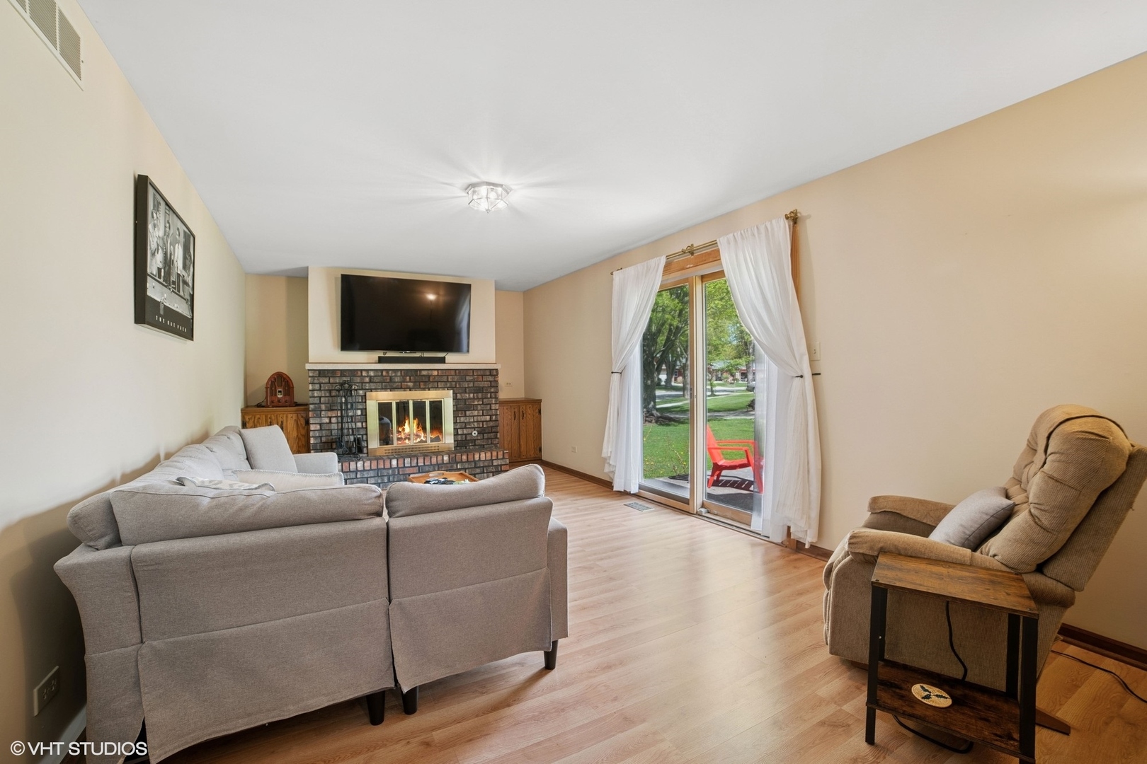 86 Brookside Drive Elgin, IL 60123 - Photo 8 of 19