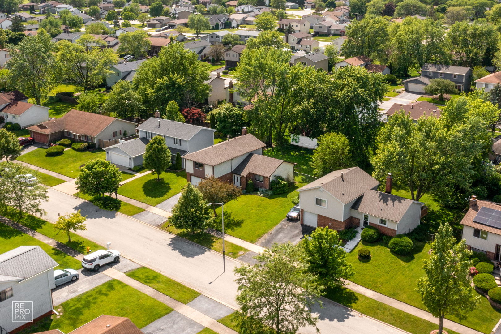 48 Pheasant Road Matteson, IL 60443 - Photo 4 of 23 an aerial view of a house with a yard