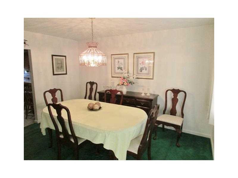 554 Utopia Road Apollo, PA 15613 - Photo 4 of 12 Dining Room.