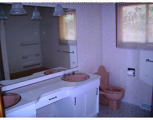 Master Bath/Spa.