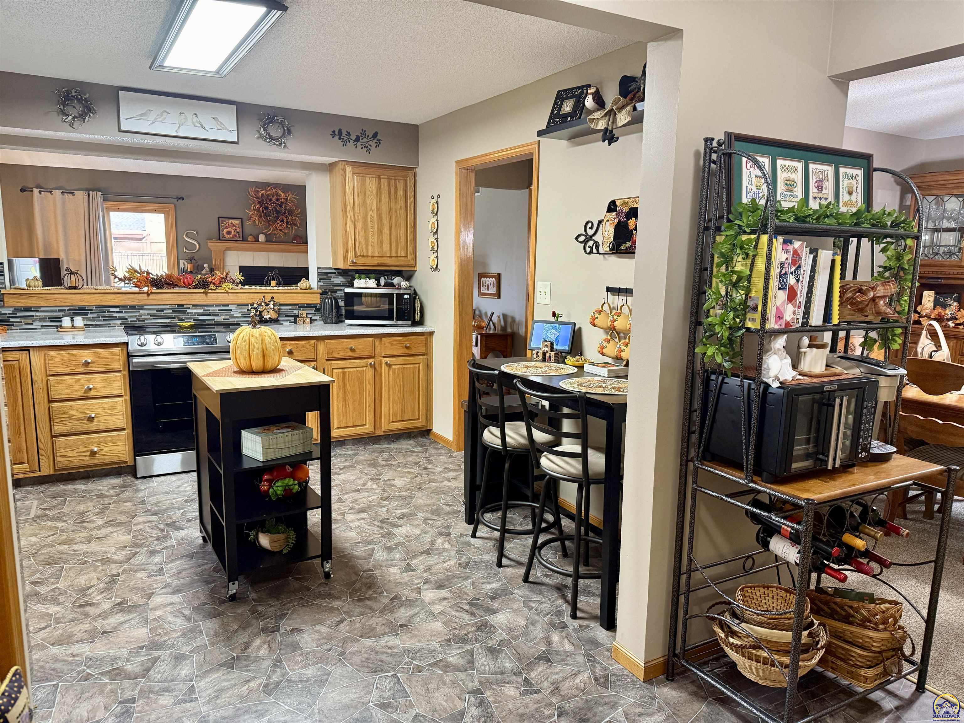 3101 Southwest Wanamaker Drive, Unit 13 Topeka, KS 66614 - Photo 11 of 52