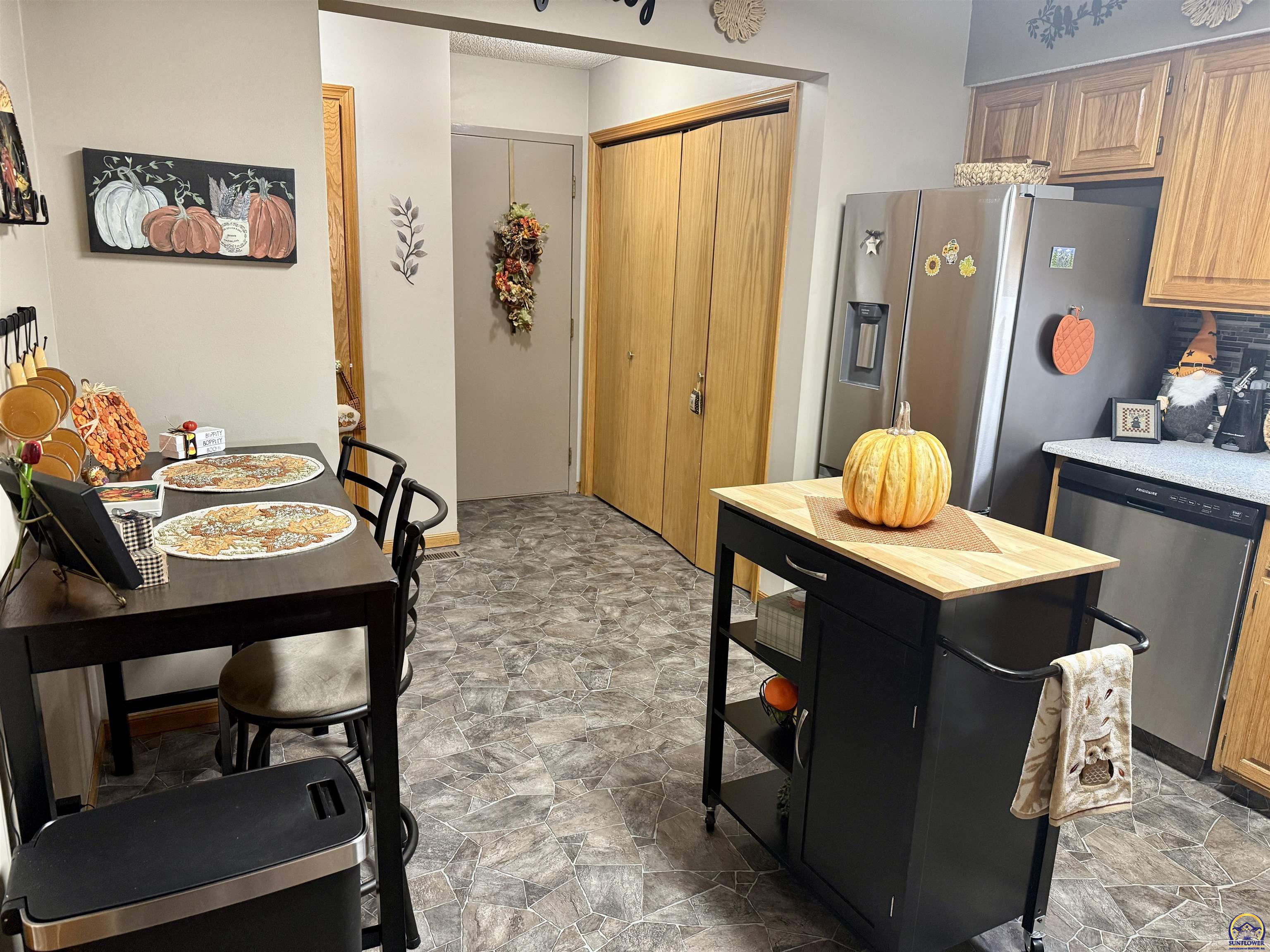 3101 Southwest Wanamaker Drive, Unit 13 Topeka, KS 66614 - Photo 12 of 52