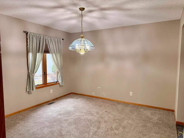 $269,900 | 3101 Southwest Wanamaker Drive, Unit 13, Topeka, KS 66614