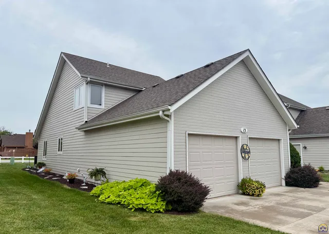 $269,900 | 3101 Southwest Wanamaker Drive, Unit 13, Topeka, KS 66614