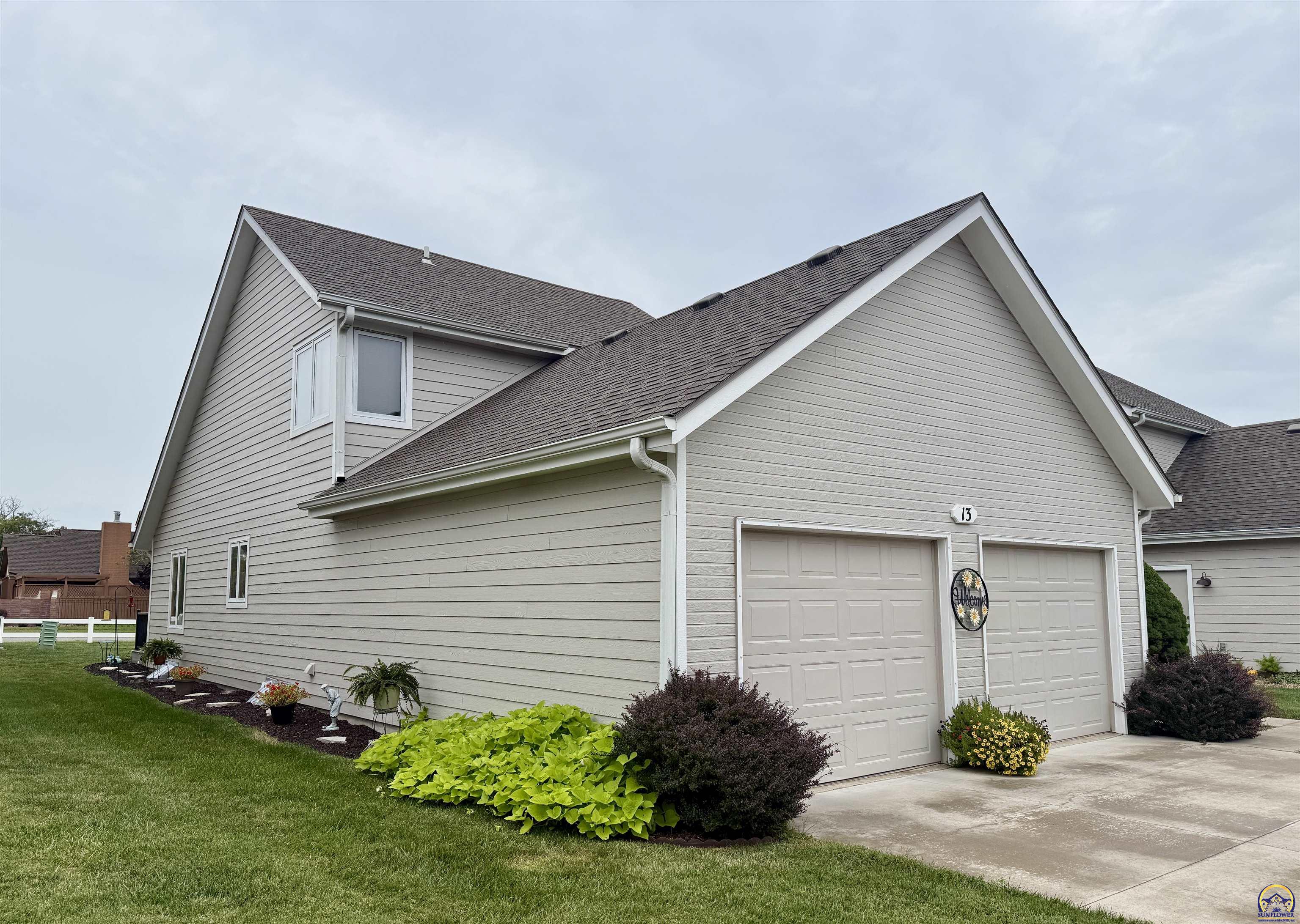 3101 Southwest Wanamaker Drive, Unit 13 Topeka, KS 66614 - Photo 2 of 52