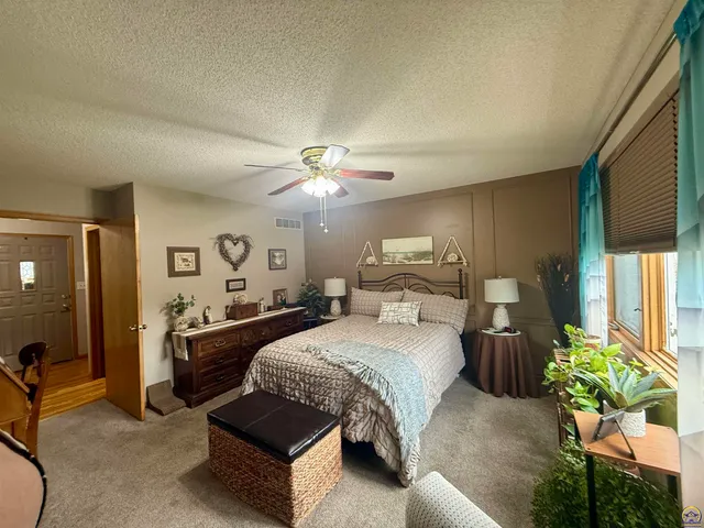 $269,900 | 3101 Southwest Wanamaker Drive, Unit 13, Topeka, KS 66614