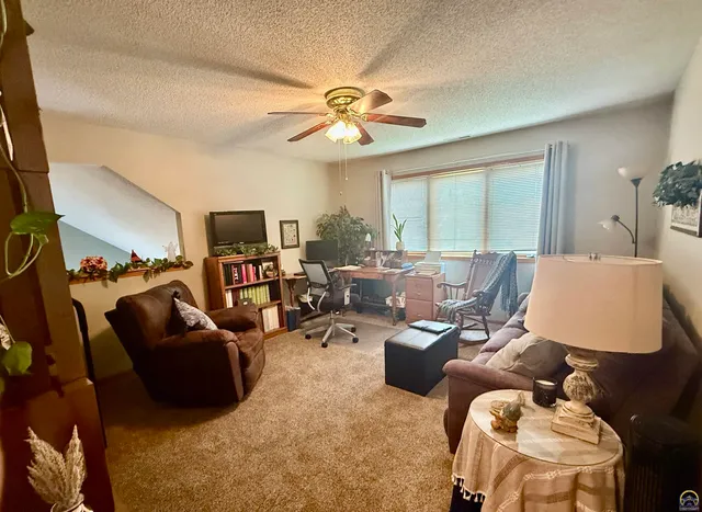 $269,900 | 3101 Southwest Wanamaker Drive, Unit 13, Topeka, KS 66614